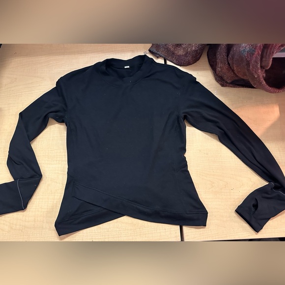 lululemon athletica Tops - Lululemon crew neck V waist  gorgeous shirt